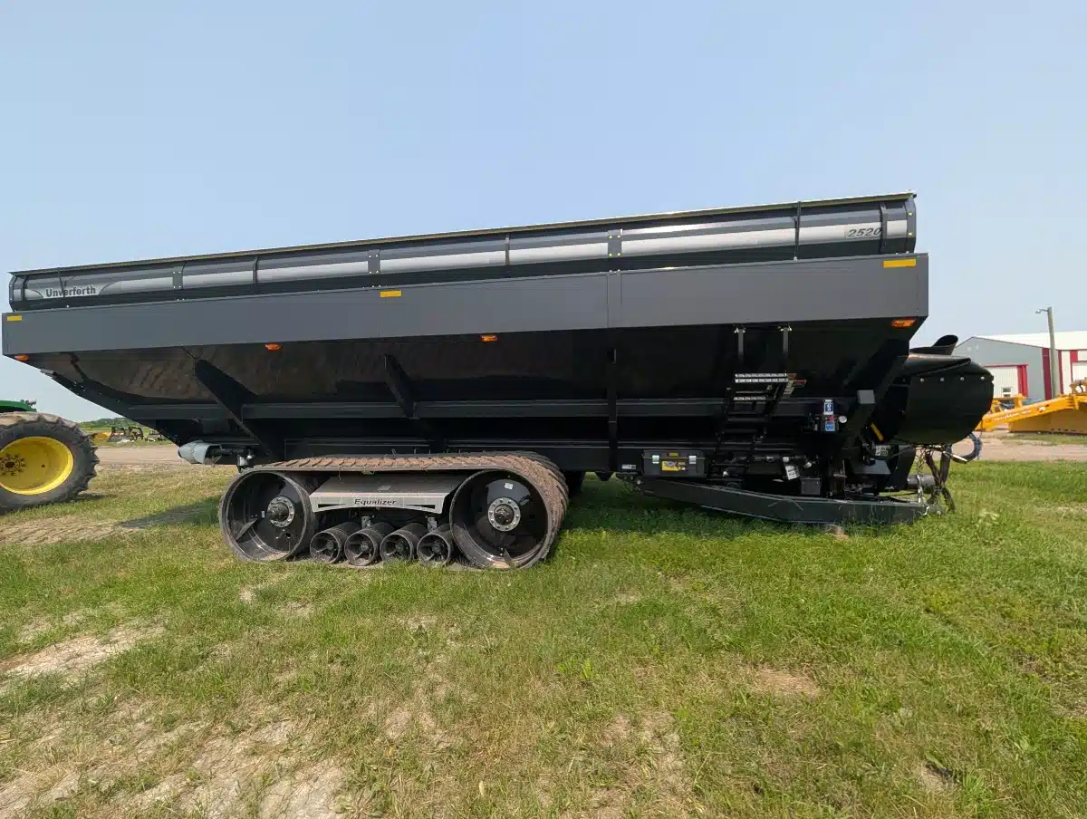 Gallery image 1 for 2026 Unverferth 2520 Grain Cart