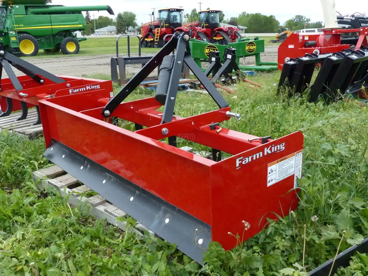 Gallery image 2 for New 2022 Farm King 725 Box Scraper