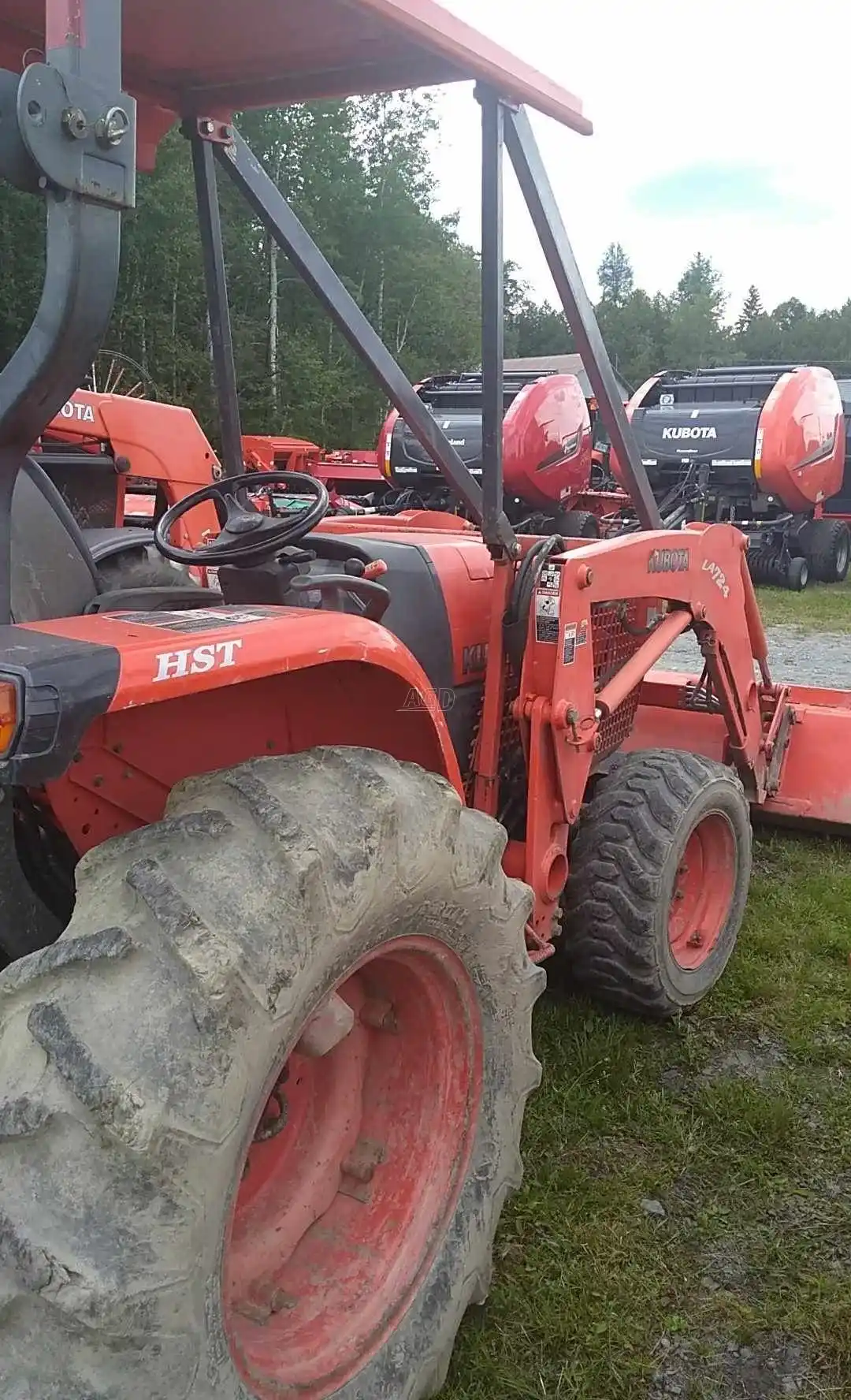 Gallery image 2 for Used 2010 Kubota L3240 Tractor