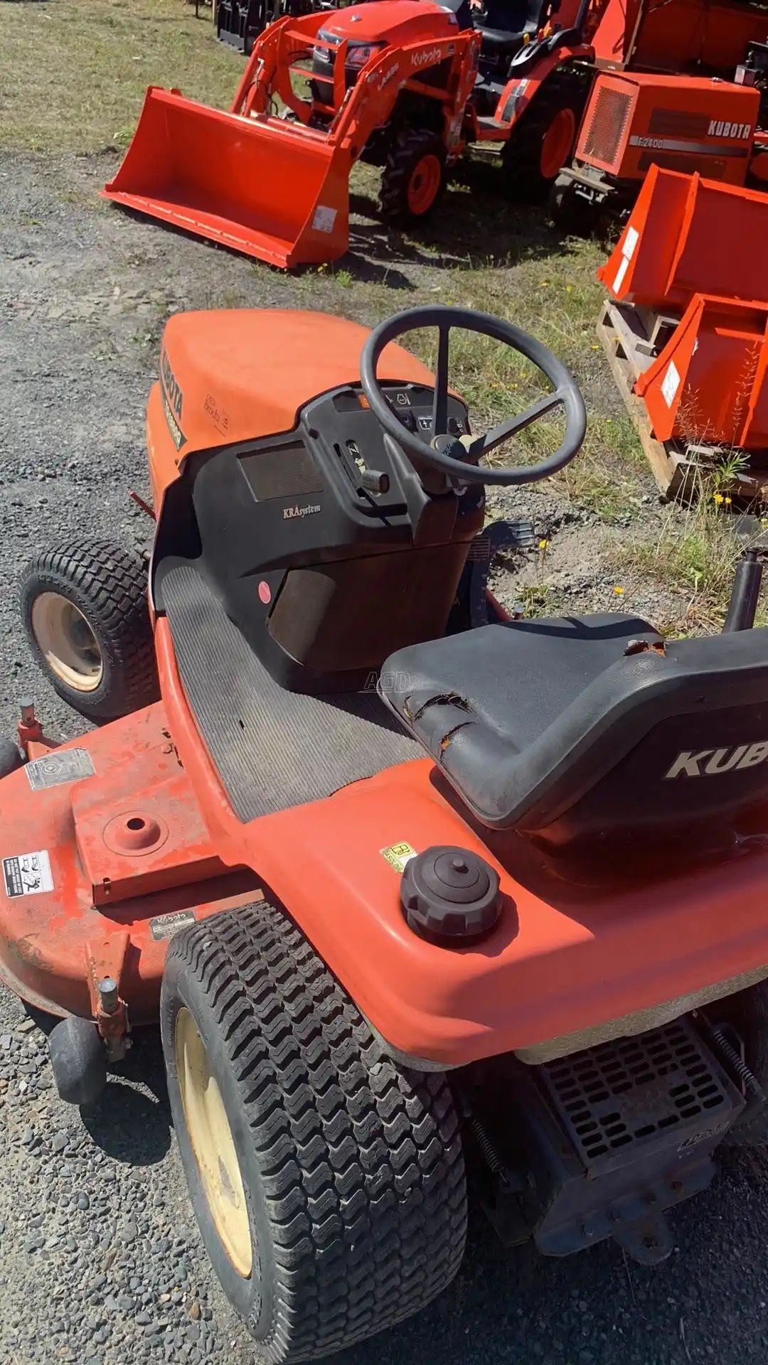 Gallery image 2 for Used 2001 Kubota TG1860 Lawn Tractor