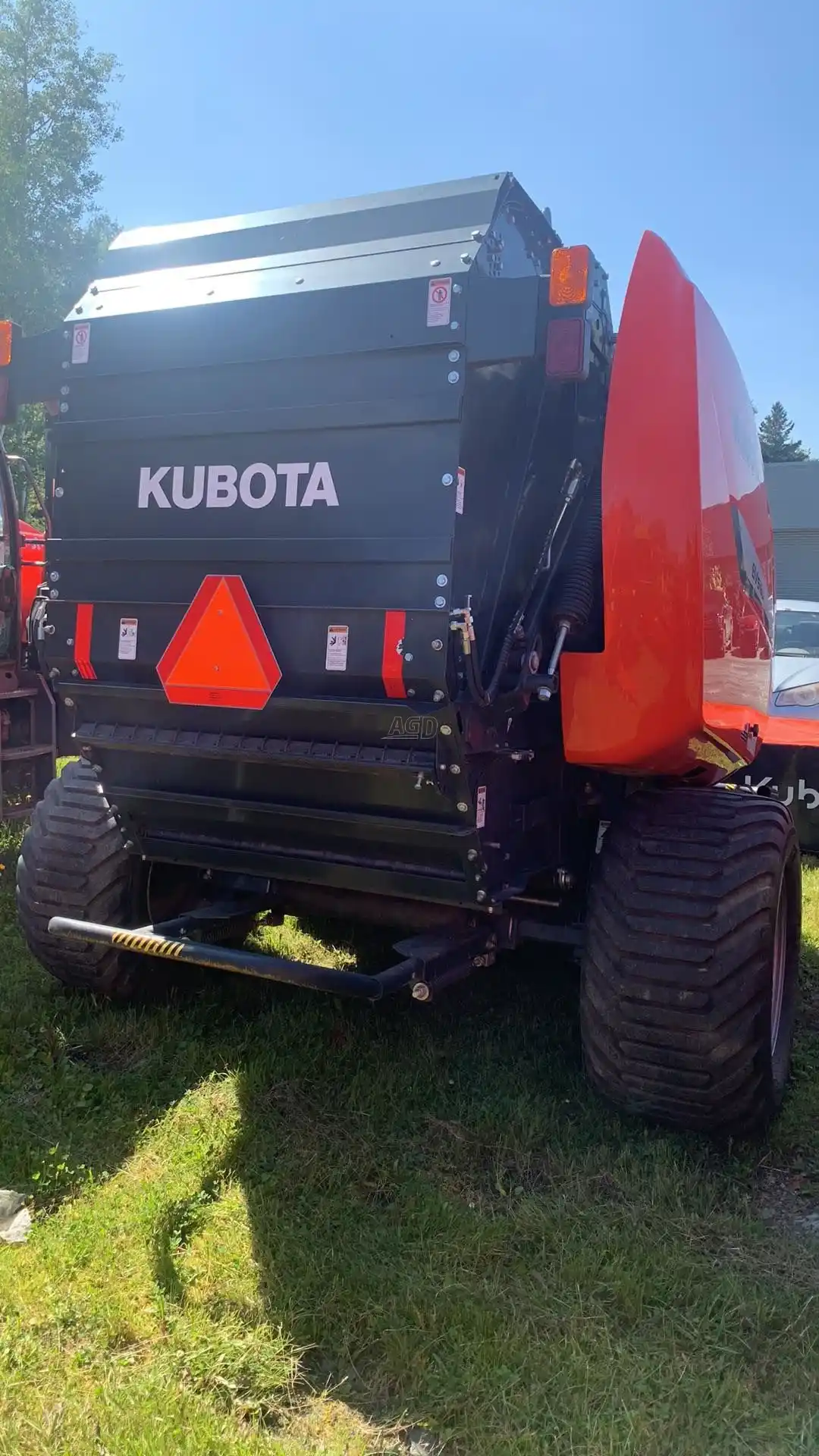 Gallery image 2 for Used 2019 Kubota BV5160SC14 Round Baler