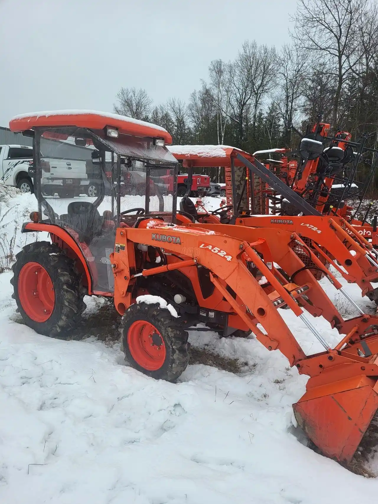 Gallery image 1 for Used 2023 Kubota L3902 Tractor