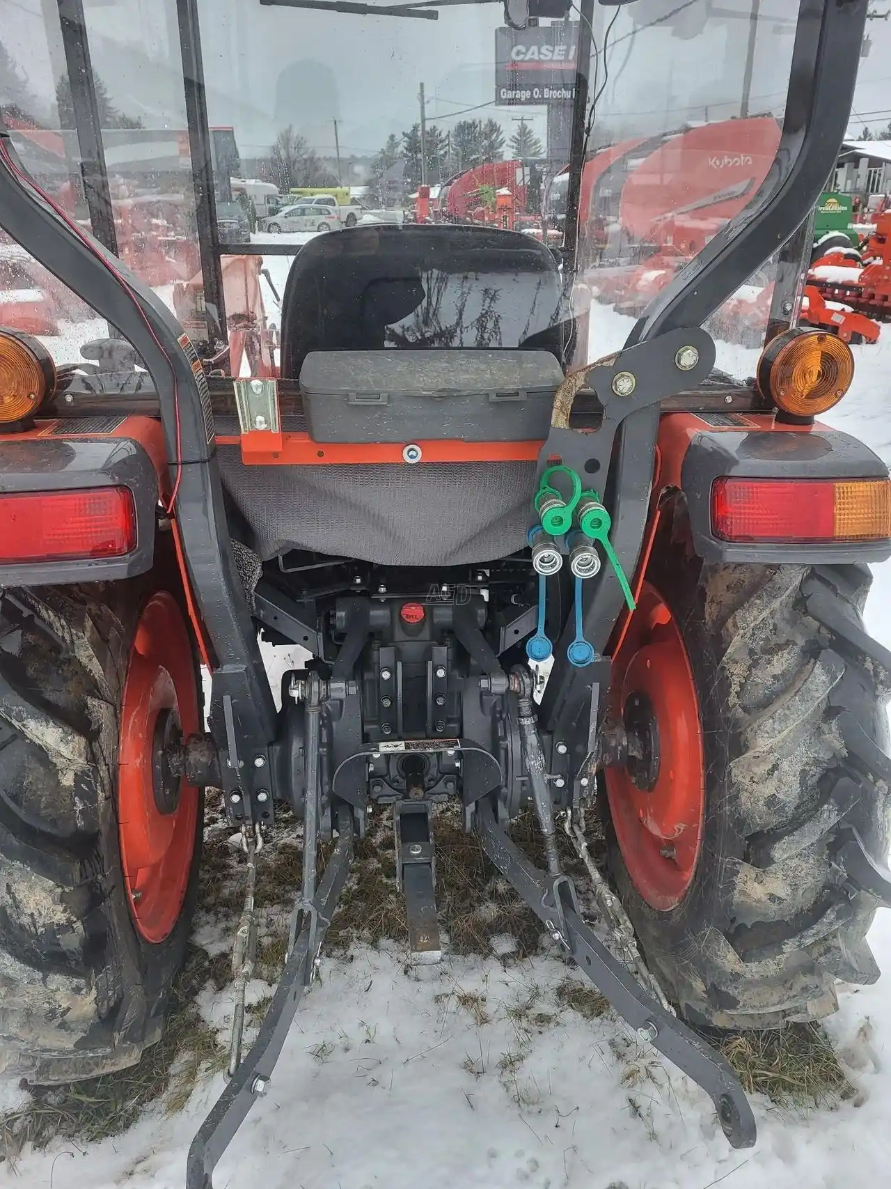 Gallery image 2 for Used 2023 Kubota L3902 Tractor