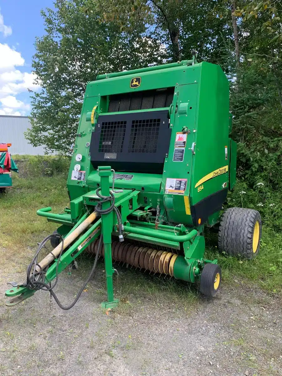 Gallery image 1 for Used 2012 John Deere 854 Round Baler
