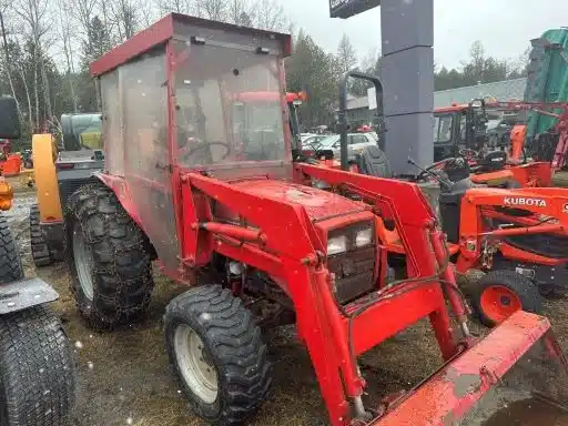 Gallery image 1 for Used 1996 Massey Ferguson 1260 Tractor