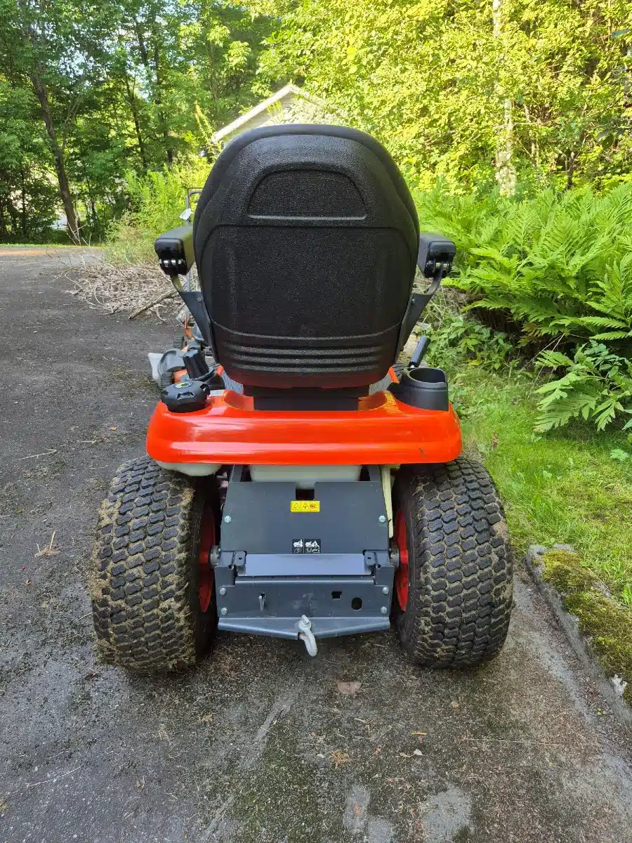 Gallery image 2 for Used 2022 Kubota T2290KWT Lawn Tractor