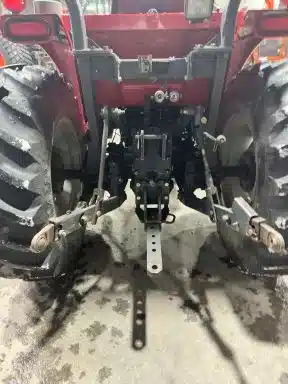 Gallery image 2 for 2005 Massey Ferguson 1533 Tractor