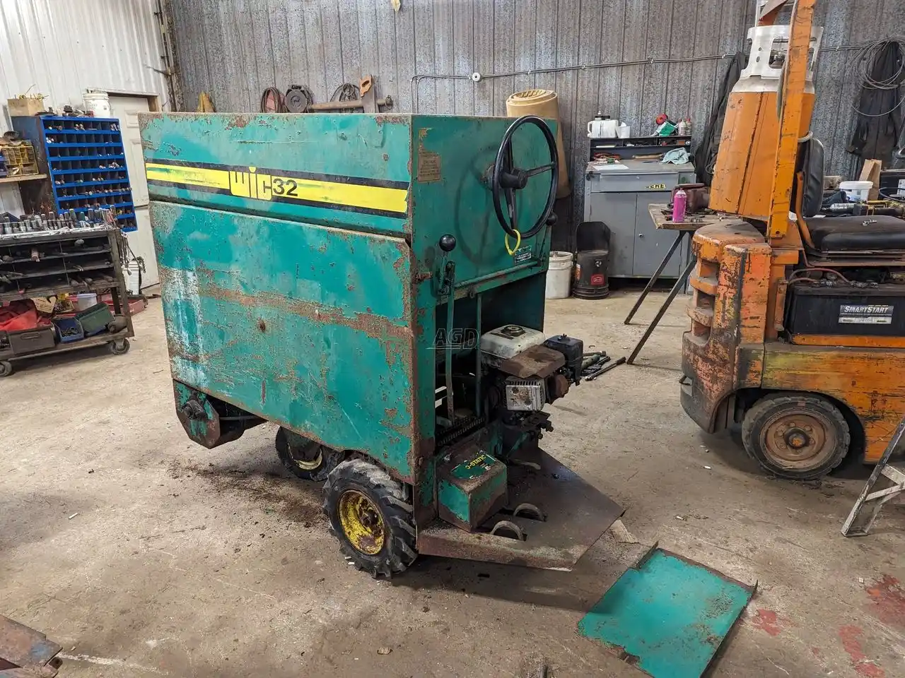 Image for Used WIC 32 Feed Cart