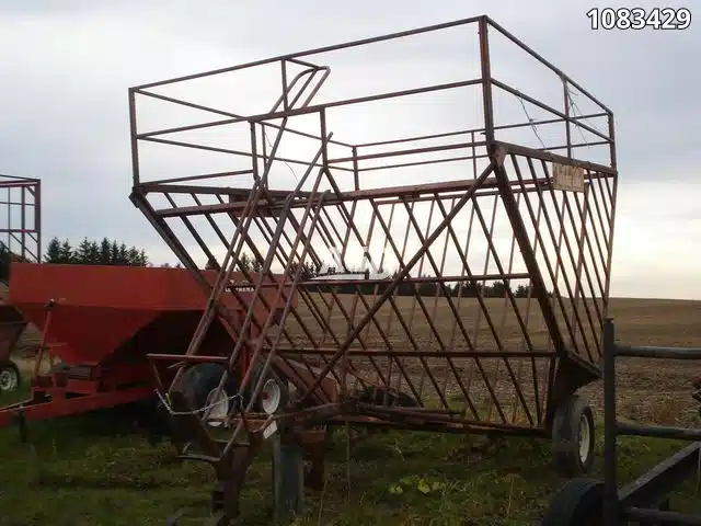 Gallery image 1 for Used Forage King Small Square Bale Basket