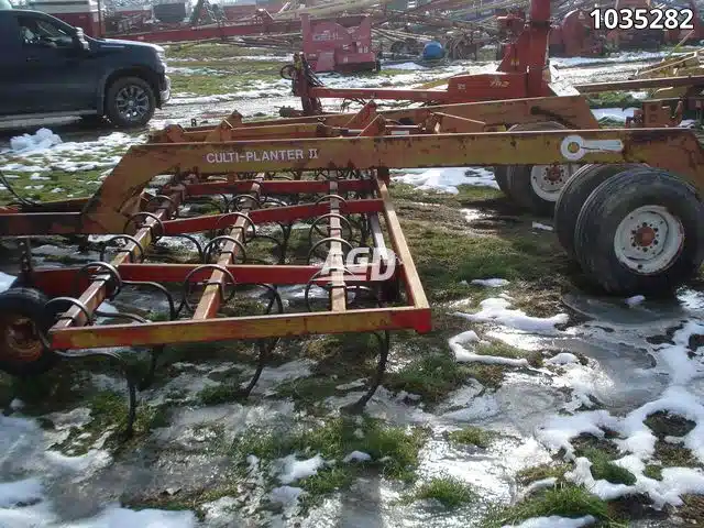 Gallery image 2 for Used Unverferth 20ft Cart