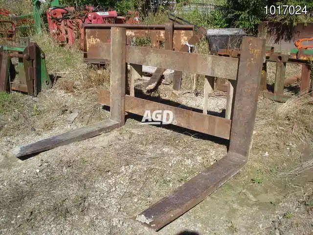 Gallery image 2 for Used Misc Pallet Fork
