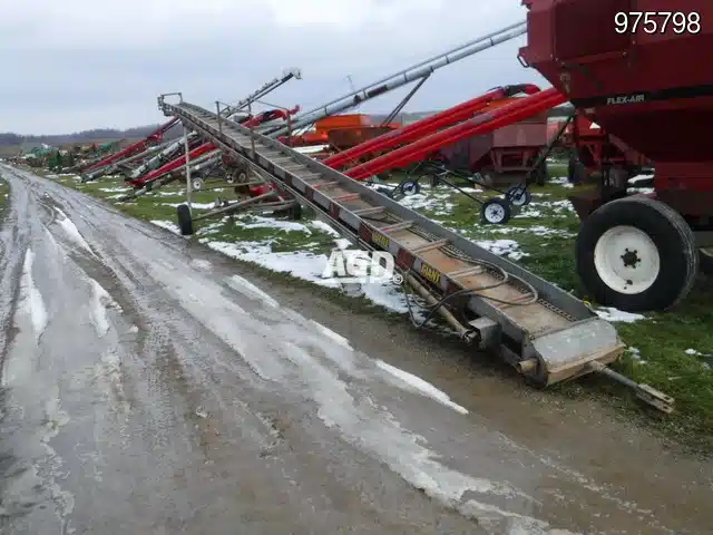 Gallery image 1 for Used Little Giant 56' Bale Elevator