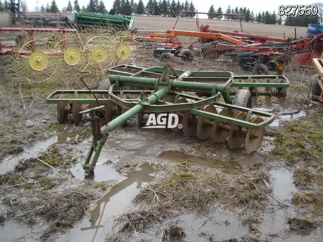 Gallery image 1 for John Deere 8' Disc