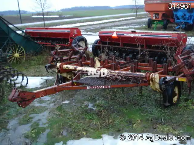 Gallery image 1 for Used Krause 16' Cultivator