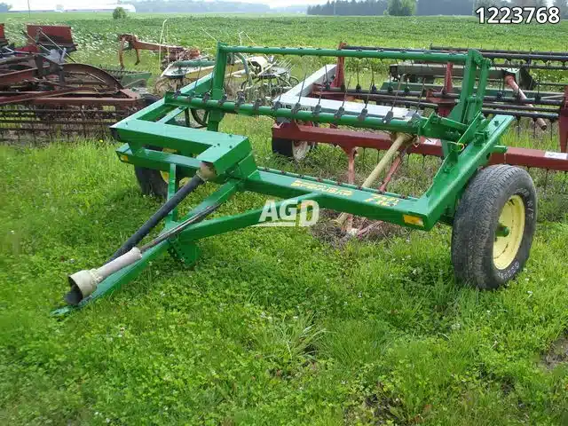 Gallery image 1 for Used Pequea 710 Hay Fluffer