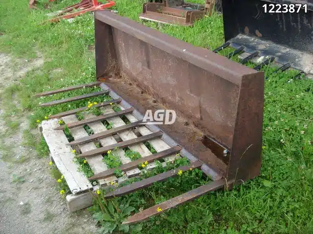 Gallery image 1 for Misc Manure Fork