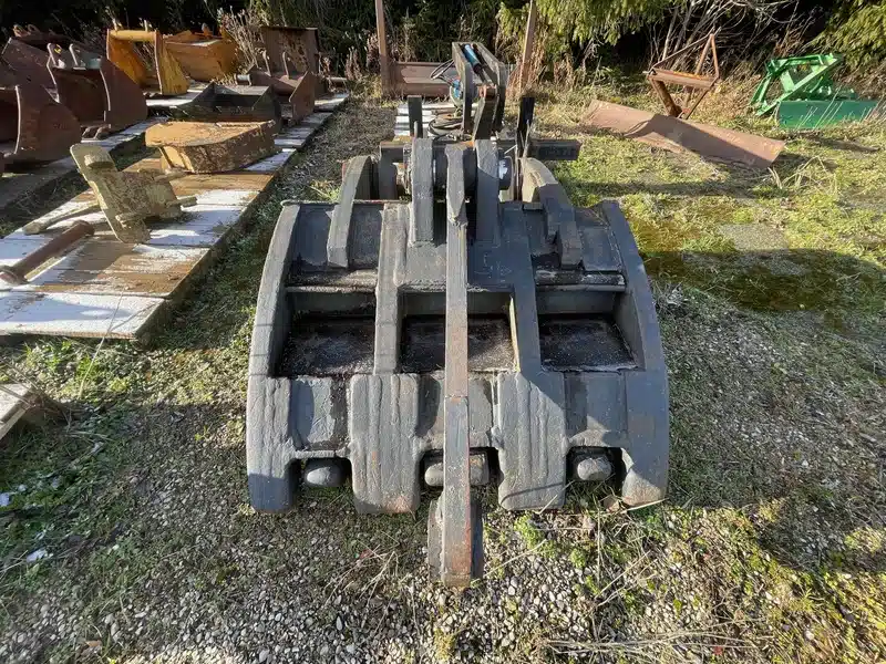 Gallery image 2 for Used Excavator 3 Point Fork