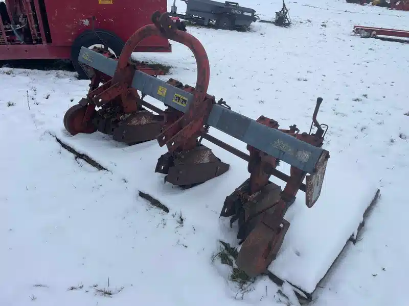 Gallery image 1 for Used Inter Row Tiller Row Crop Tillage