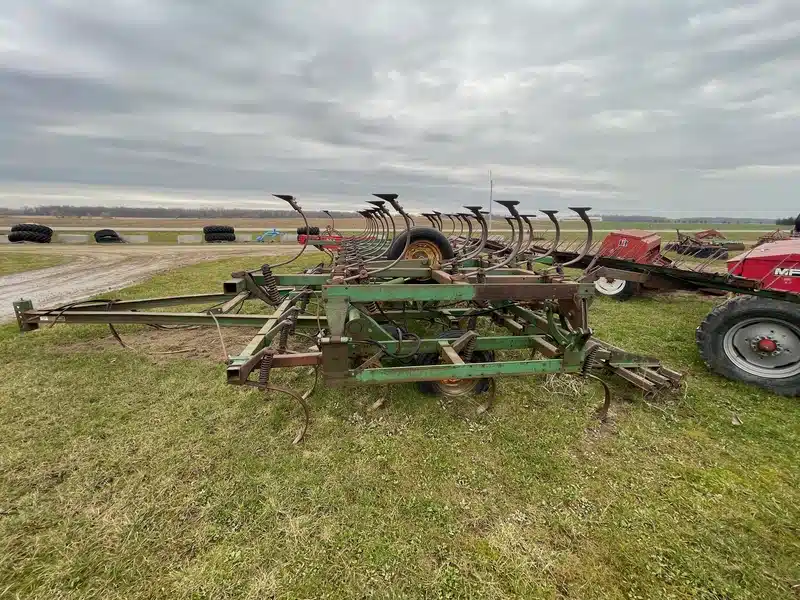 Gallery image 2 for Used John Deere 30FT Cultivator