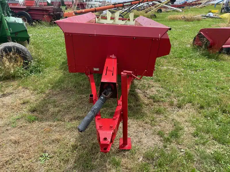 Gallery image 2 for Used International Harvester 530 Manure Spreader