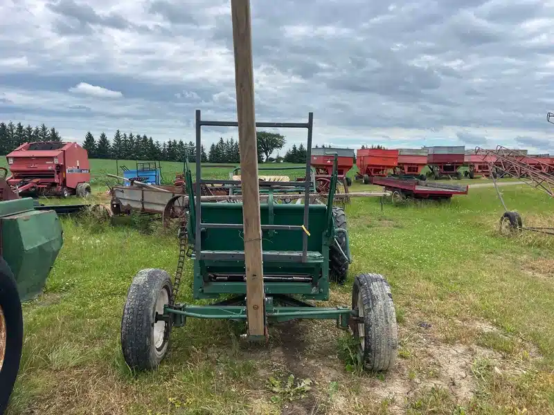 Gallery image 2 for Used New Idea Ground Drive Manure Spreader