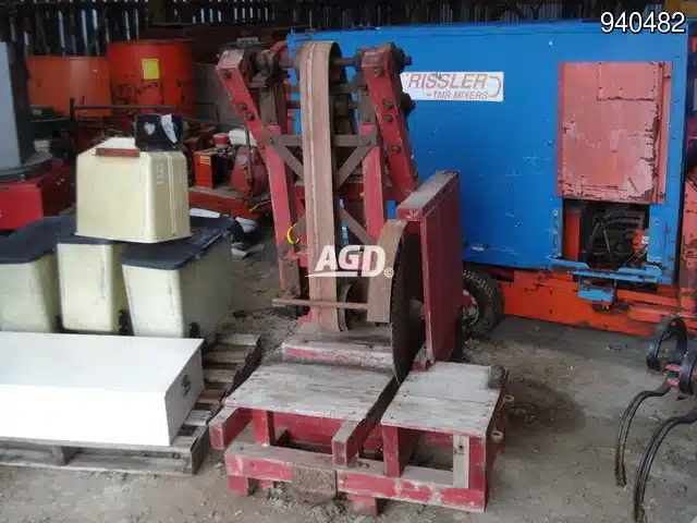 Gallery image 1 for Used Misc Saw Bench