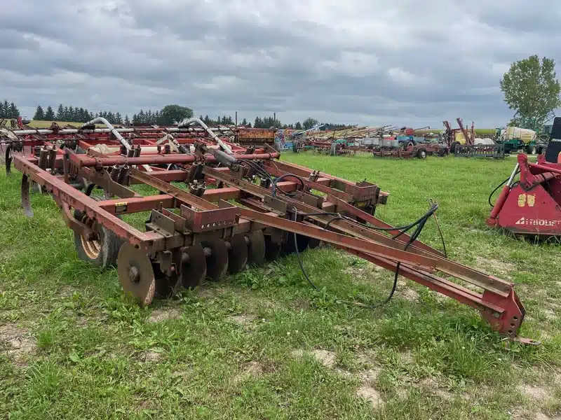 Gallery image 1 for Used International Harvester Other Chisel Plow