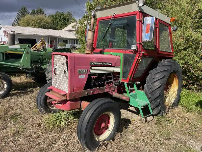Gallery image 1 for Used International Harvester 624 Cab