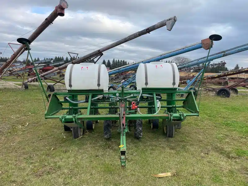 Gallery image 1 for Used John Deere 6 Row Planter