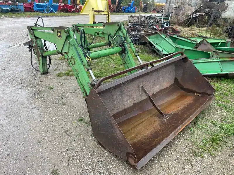 Gallery image 1 for Used John Deere 240 Front End Loader