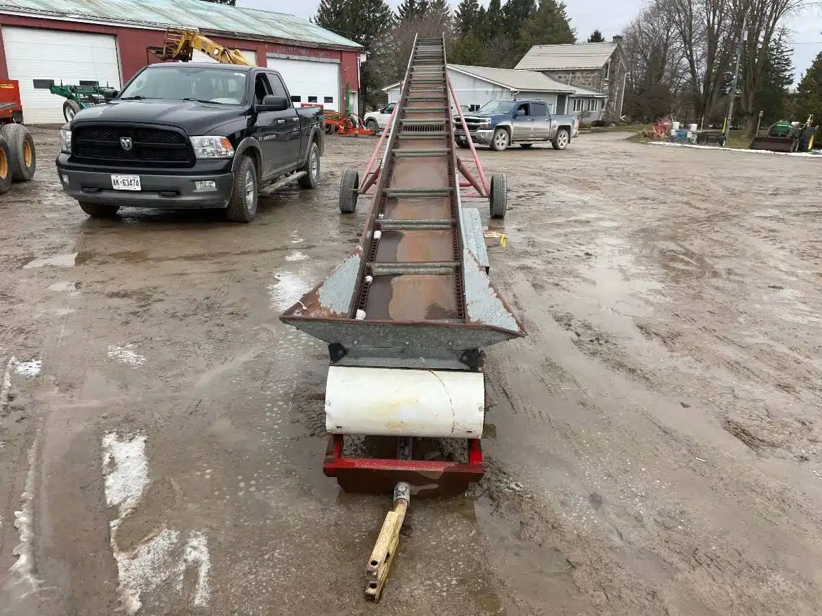 Gallery image 2 for Used Little Giant 40FT Bale Elevator