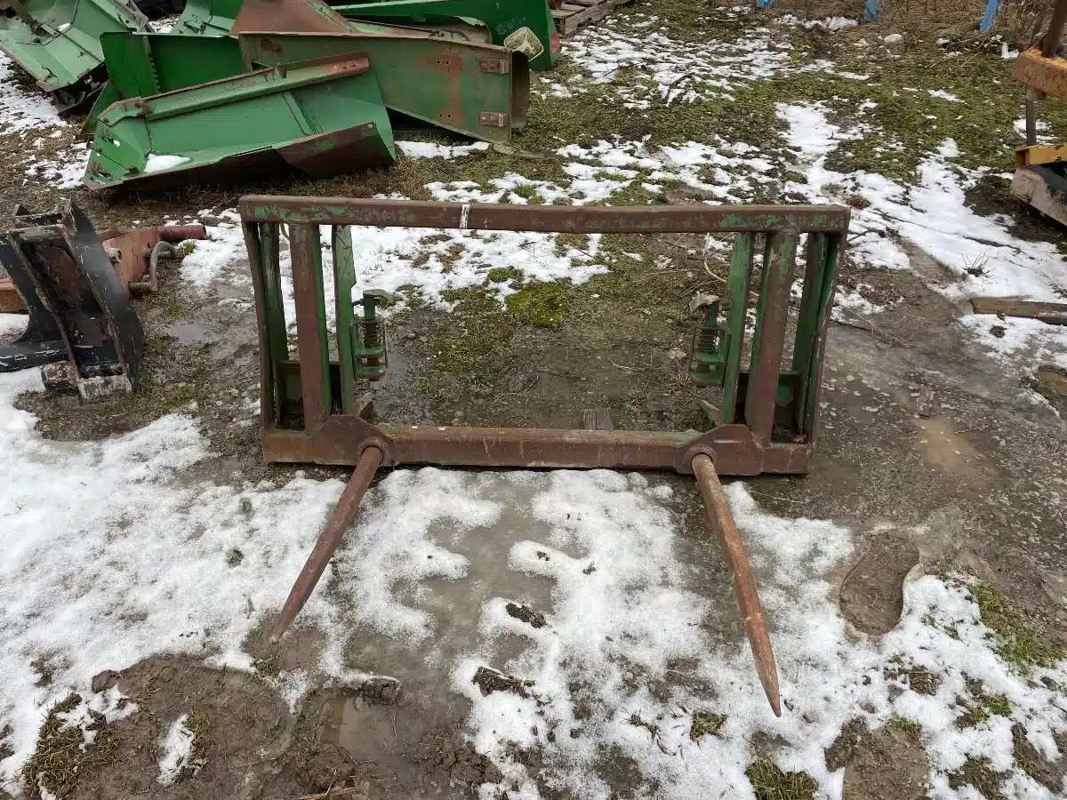 Gallery image 2 for Used John Deere 2 Prong Bale Spear