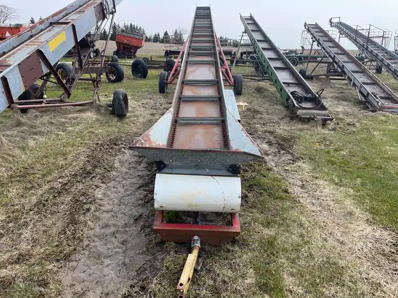 Gallery image 2 for Used Little Giant 40FT Bale Elevator