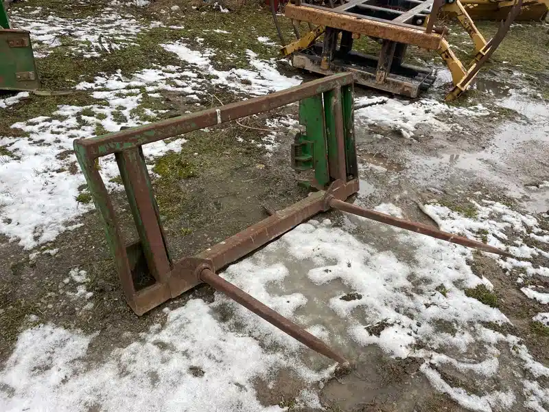 Gallery image 1 for John Deere Bale Spear Bale Spear