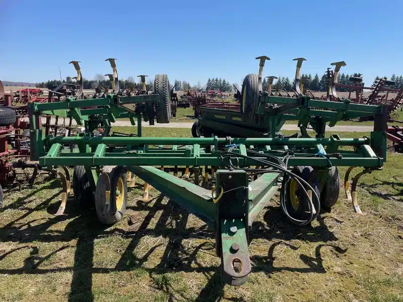 Gallery image 2 for Used John Deere 1010 Row Crop Cultivator