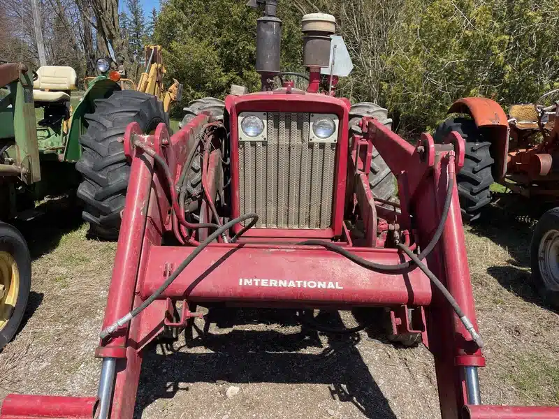 Gallery image 2 for Used International Harvester 504 Tractor