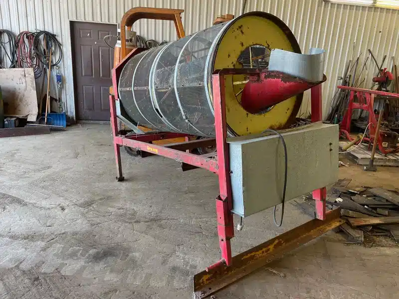 Gallery image 2 for Used Farm King 2 Stage Grain Cleaner