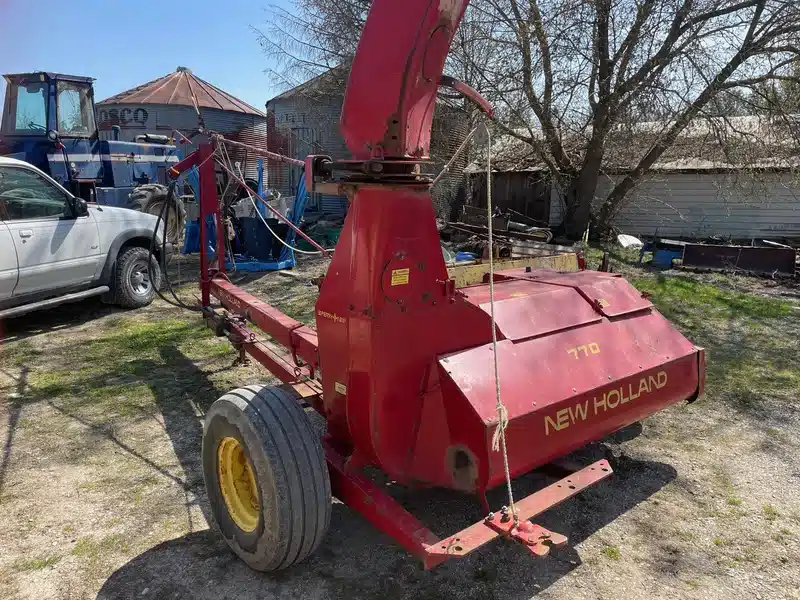 Gallery image 1 for Used New Holland 770 Forage Harvester
