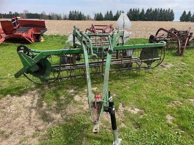 Gallery image 2 for Used Oliver 107 Rake