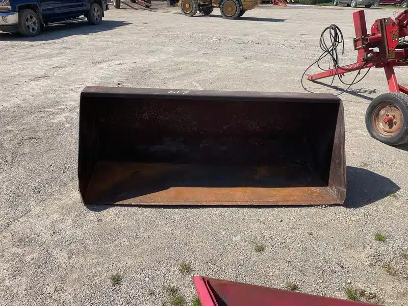 Gallery image 1 for Used John Deere Quick Attach Bucket