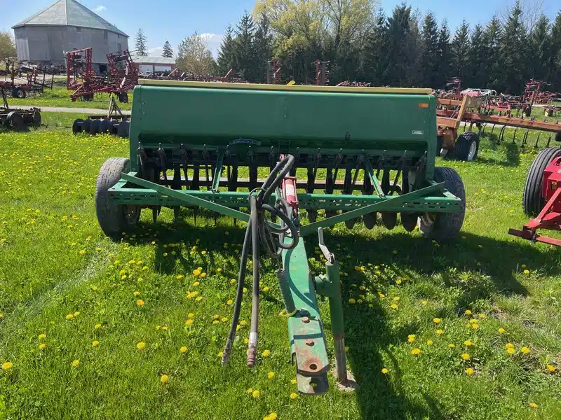 Gallery image 2 for Used John Deere 8250 Drill