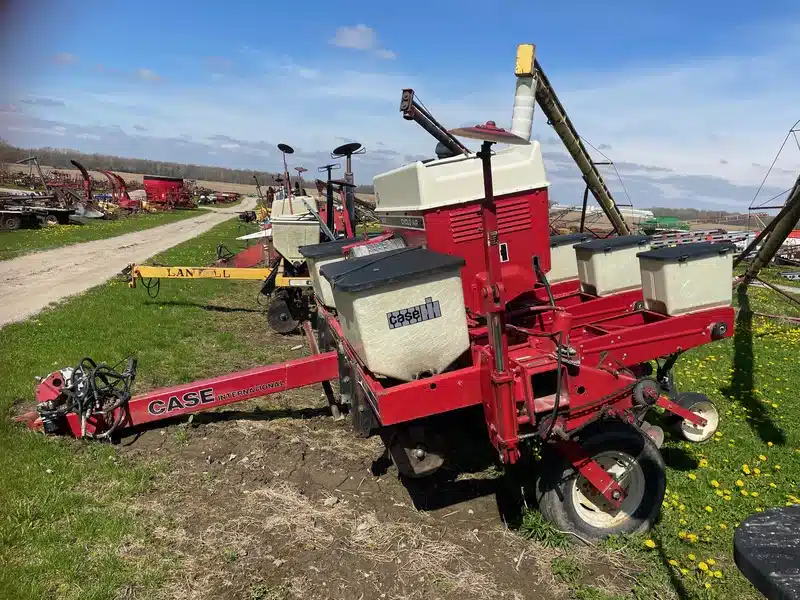 Gallery image 2 for Used Case IH 800 Planter