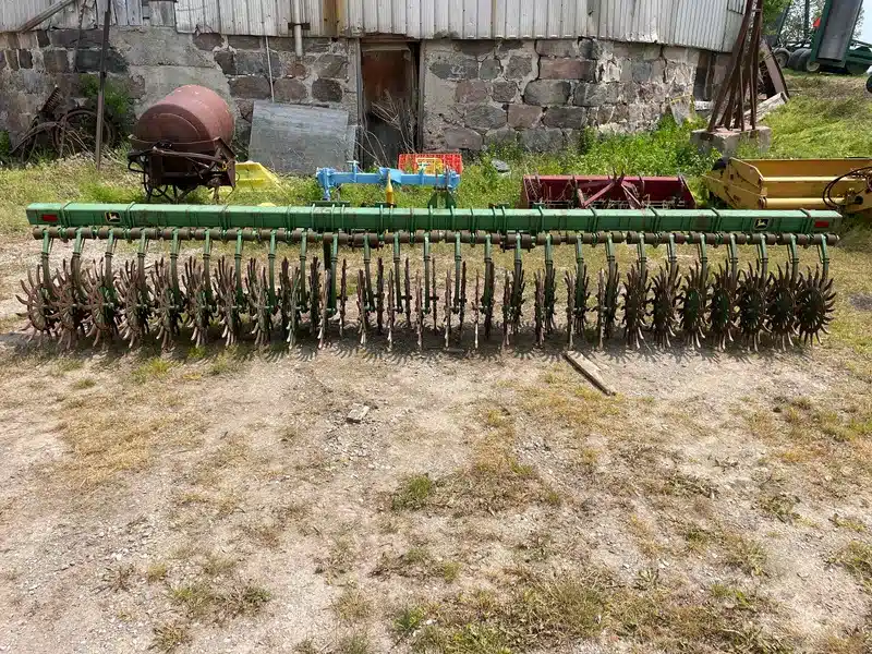 Gallery image 2 for Used John Deere 400 Rotary Hoe