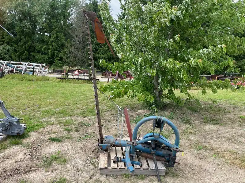 Gallery image 2 for Used Ford 501 Mower - Sickle
