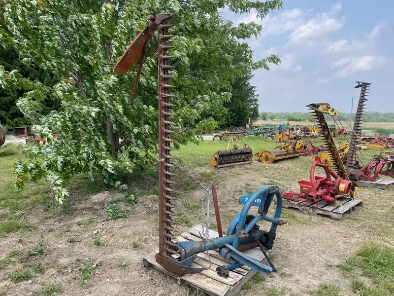 Gallery image 1 for Used Ford 501 Mower - Sickle