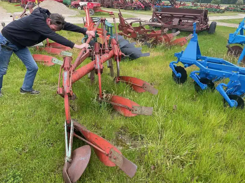 Gallery image 1 for Used Kverneland 3F Plow