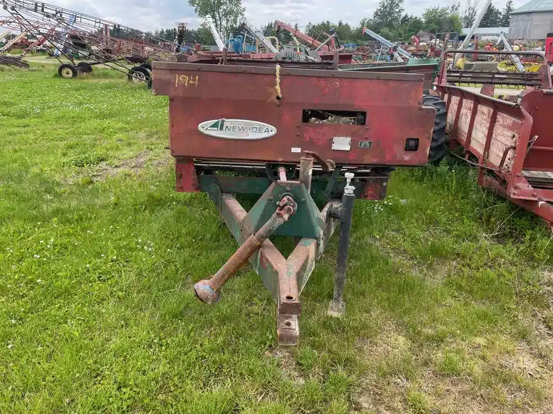 Gallery image 2 for Used New Idea 213 Manure Spreader
