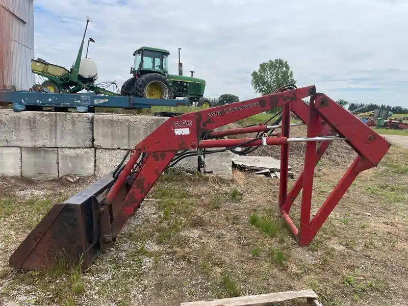 Gallery image 2 for Used Case IH 2250 Front End Loader