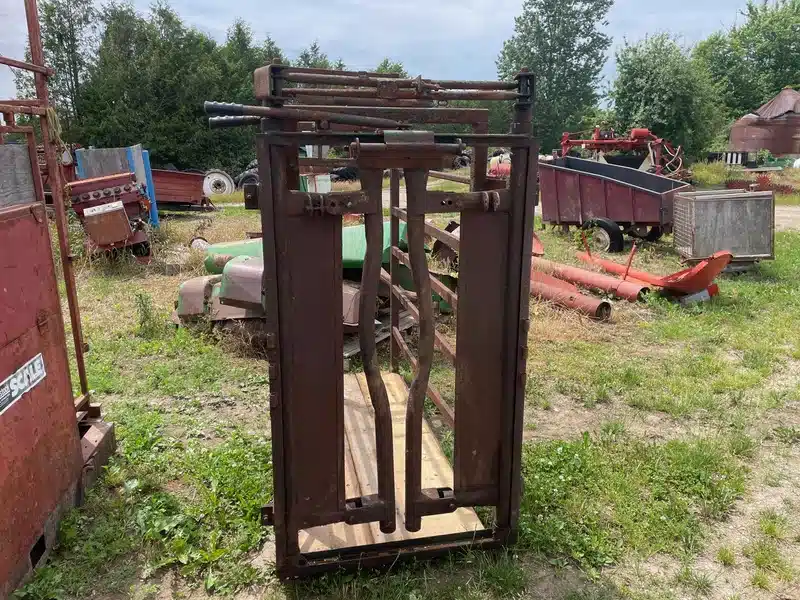 Gallery image 2 for Cattle Squeeze Chute Cattle Squeeze
