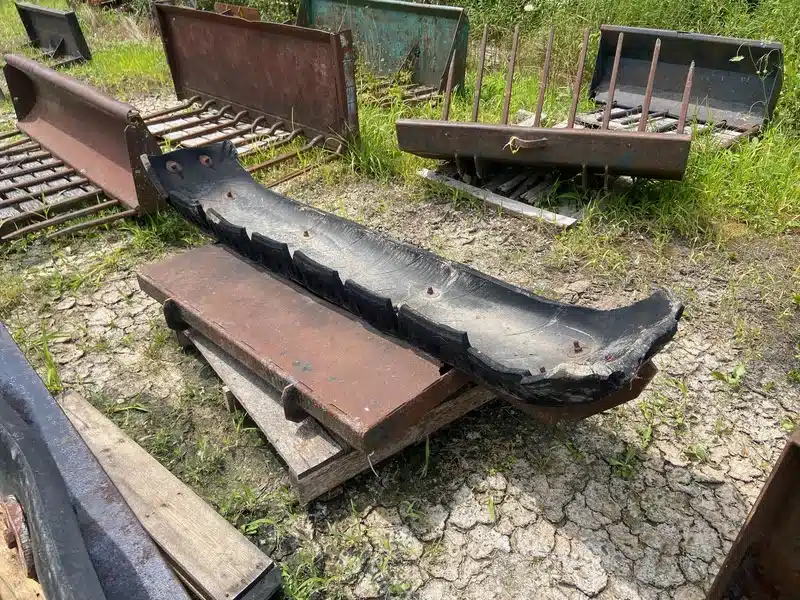 Gallery image 2 for Used John Deere 7FT Rubber Tire Scraper